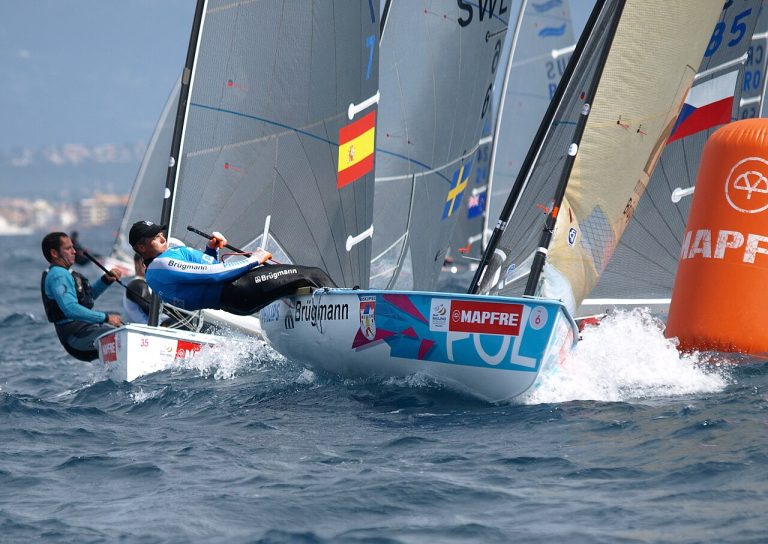 Regata de vela a la badia de Palma